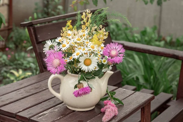 Wildflowers Old Little Village Teapot Toned — Stock Photo, Image