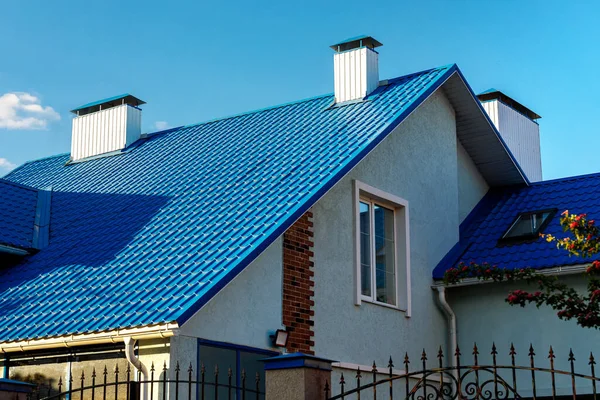 Roof House Cottage Made Blue Metal Tiles Drains Slopes Tides — Stock Photo, Image