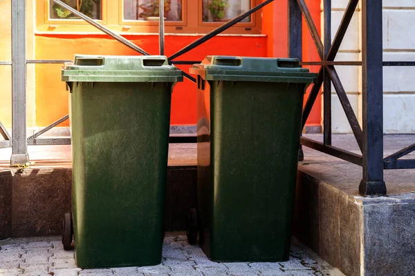 Green Trash Cans Front House Close — Stock Photo, Image