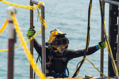 Santa Barbara Stearns Wharf Gelen Scuba Dalış Ekibi Eğitim Sınıfı, Kaliforniya, Nisan, 22, 2019