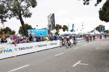 Amgen California Turu 2019. Morro Körfezi'nde Bisikletçiler Çapraz Bitiş Hattı. Fabio Jakobsen, Jasper Philipsen, Peter Sagan. Morro Bay, California, Abd, May 15, 2019 