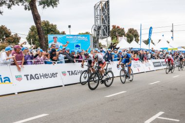 Amgen California Turu 2019. Morro Körfezi'nde Bisikletçiler Çapraz Bitiş Hattı. Fabio Jakobsen, Jasper Philipsen, Peter Sagan. Morro Bay, California, Abd, May 15, 2019 