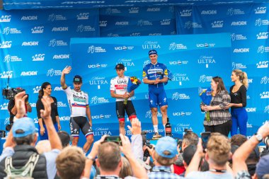 Amgen California Turu 2019. Morro Körfezi'nde Bisikletçiler Çapraz Bitiş Hattı. Kazananlar: Fabio Jakobsen, Jasper Philipsen, Peter Saganmorro Bay, California, Usa, May 15, 2019 