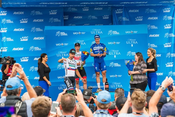 Амген Тур Калифорнии 2019 Велогонщики Cross Finish Line Заливе Морро — стоковое фото