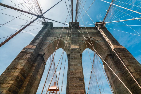 Ponte Brooklyn New York Vista Angolo Basso Luminoso Sfondo Del — Foto Stock