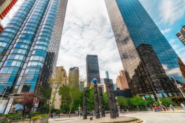 New York City/Usa - 25 Mayıs 2019 Raoul Wallenberg Anıtı, İsveçli Diplomat Raoul Wallenberg anısına manhattan, New York'taki First Avenue üzerinde bulunan