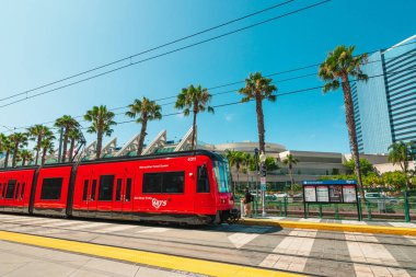 San Diego/Amerika - 11 Ağustos 2019. San Diego Arabası. Green Line, Kongre Merkezi İstasyonu Şehrin Marina District bölümünde bulunan