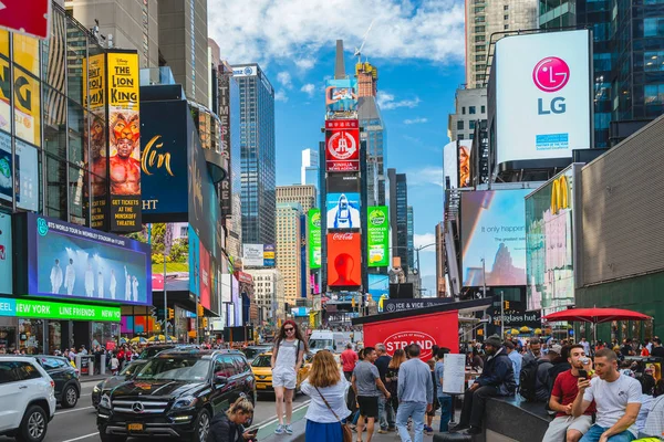 Nueva York Estados Unidos Mayo 2019 Crowded Times Square Una —  Fotos de Stock