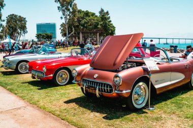 San Diego/Amerika - 11 Ağustos 2019 Main Street America Corvette Car Show in Marina Park North - Seaport Village in San Diego, Kaliforniya