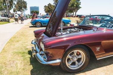 San Diego/Amerika - 11 Ağustos 2019 Main Street America Corvette Car Show in Marina Park North - Seaport Village in San Diego, Kaliforniya