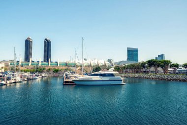 San Diego Marina Limanı ve Skyline. Embarcadero Marina Parkı, San Diego Limanı