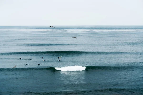 Vue Aérienne Horizon Sur Mer Avec Silhouette Surf Vagues Dramatiques — Photo