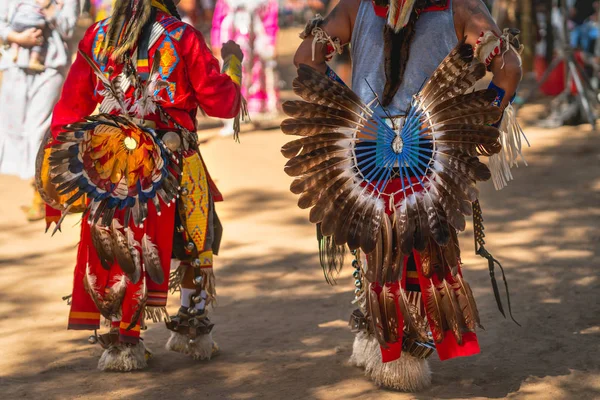 Powwow Nativos Americanos Vestidos Regalia Completa Detalhes Regalia Perto Dia — Fotografia de Stock