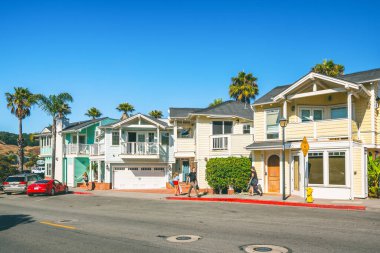 Avila Sahili, Kaliforniya / ABD - 2 Temmuz 2020 Avila Plajı, California 'nın güzel Central Coast' unda bulunan küçük sevimli bir sahil kasabası. Mimarlık, şehir hayatı.