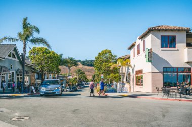 Avila Plajı, Kaliforniya / ABD - 2 Temmuz 2020 Avila Plajı, San Francisco ile Los Angeles arasında Kaliforniya 'nın güzel merkez kıyısında küçük, samimi bir sahil kasabası.