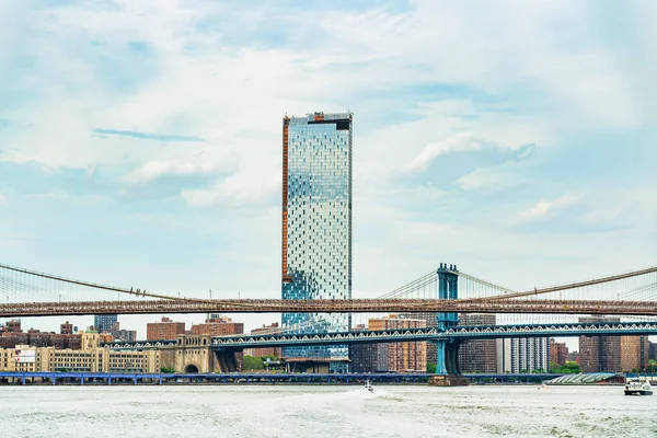 Манхеттенський Міст Манхеттен Скайлайн Нью Йорк — стокове фото