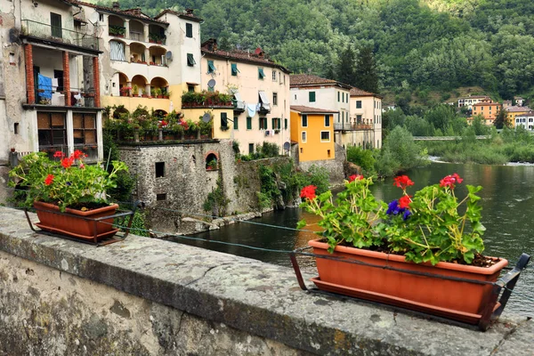 バーニ ルッカ 温泉の温熱水 イタリア ヨーロッパの有名な村 — ストック写真