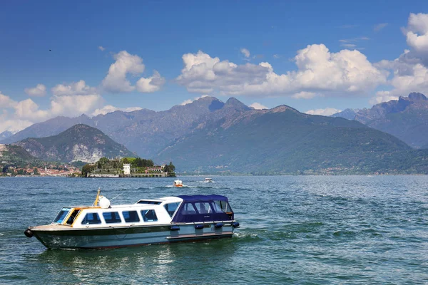 Letnie Popołudnie Krajobraz Brzegu Jeziora Maggiore Włochy Europa — Zdjęcie stockowe