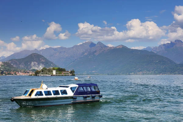 Paisaje Verano Por Tarde Orilla Del Lago Mayor Italia Europa —  Fotos de Stock