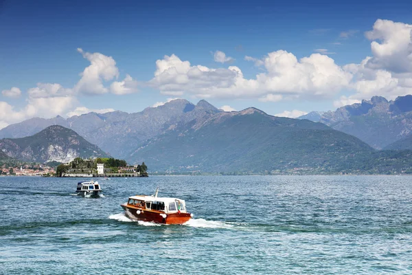 Paisaje Verano Por Tarde Orilla Del Lago Mayor Italia Europa —  Fotos de Stock