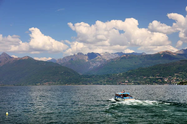 Sommerszene Stress Berühmter Urlaubsort Westufer Des Lago Maggiore Italien Europa — Stockfoto