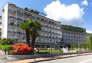Stresa, ünlü tatil üzerinde Batı Maggiore Gölü kıyısındaki, İtalya, Europe sahnede yaz