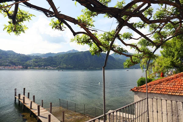 奥尔塔圣 Giulio 奥尔塔湖东岸著名度假胜地 意大利 — 图库照片