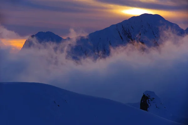 フグラシ山 ルーマニア ヨーロッパの冬の風景 — ストック写真