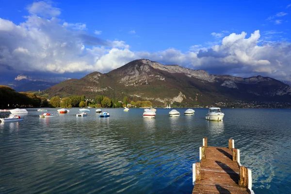 Young Girl Photographer Taking Photos Shore Annecy Lake Haute Savoie — Stock Photo, Image