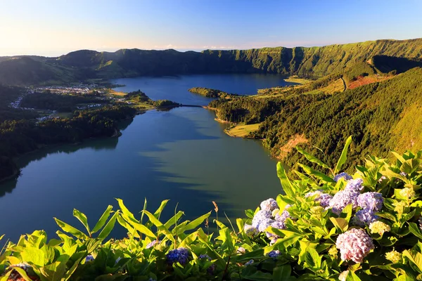 Luz Del Atardecer Sobre Laguna Verde Laguna Azul Sete Cidades — Foto de Stock