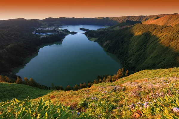 Luce Del Tramonto Laguna Verde Laguna Azul Sete Cidades Isola — Foto Stock