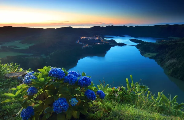Luz Del Atardecer Sobre Laguna Verde Laguna Azul Sete Cidades — Foto de Stock