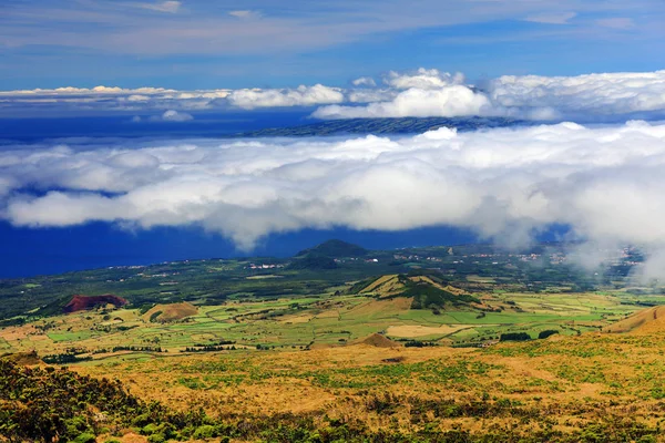 Pico Island, Azores, Portekiz, Avrupa konusunda Pico Volkan (2351m)