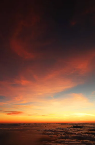 พระอาท นเหน อมหาสม ทรแอตแลนต นจากภ เขาไฟพ 2351 เมตร เกาะพ อะโซเรส — ภาพถ่ายสต็อก