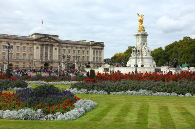 Turistler önünde Buckingham Sarayı, Londra, İngiltere, Europe