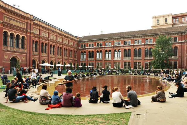 Jardín John Madejski Patio Interior Del Victoria Albert Museum Museo — Foto de Stock