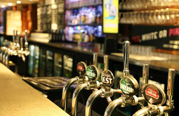 Draft Beer Traditional English Pub — Stock Photo, Image