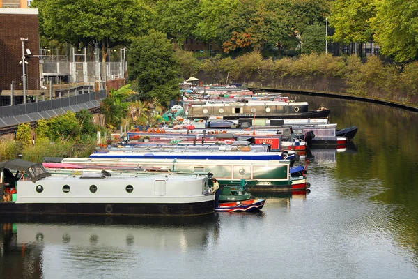 Маленькие Венецианские Водные Каналы Красочными Баржами Лондон Великобритания Европа — стоковое фото