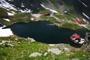 Yaz manzara Balea göl dağ Fagaras Dağları, Karpatlar, Romanya