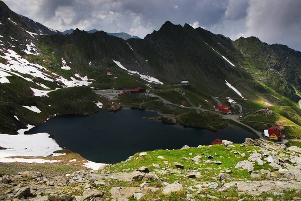 Krajobraz Lato Balea Lake Domek Górach Fagaras Karpaty Rumunia — Zdjęcie stockowe