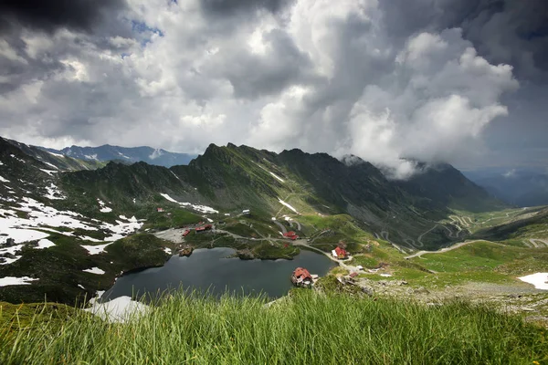 Fagaras Dağları 'ndaki Balea Gölü Chalet, Karpatlar, Romanya