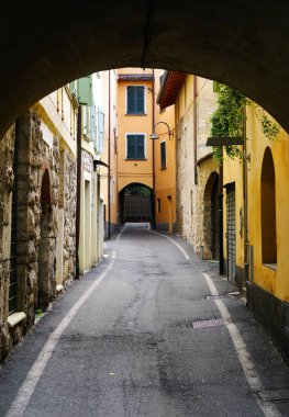 Iseo, İtalya mimarisi. Iseo bir göl Lombardiya İtalya, Europe bir popüler turistik tatil yeri