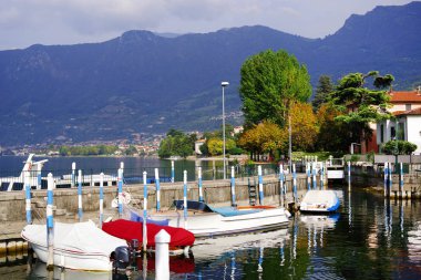 Iseo, İtalya mimarisi. Iseo bir göl Lombardiya İtalya, Europe bir popüler turistik tatil yeri
