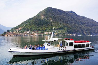 Turistik gemi Iseo Gölü, İtalya, Europe