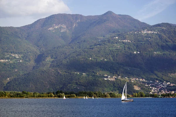Озеро Ізео Італії Європа — стокове фото