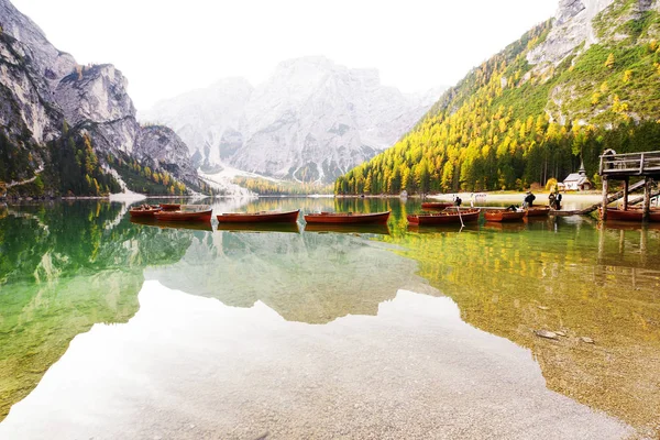 Paisaje Otoñal Lago Braies Dolomitas Italia Europa —  Fotos de Stock