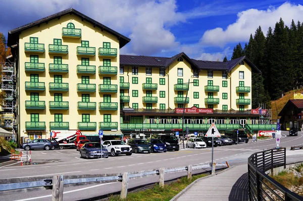 Hotel Ufer Des Misurinasees Den Dolomiten Südtirol Italien Europa — Stockfoto