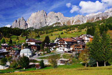 Cortina D Ampezzo resort, South Tyrol, İtalya, Europe