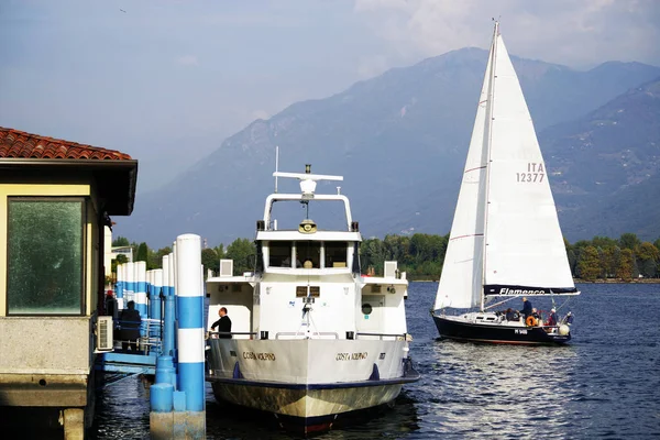 Barco Turístico Lago Iseo Italia Europa —  Fotos de Stock