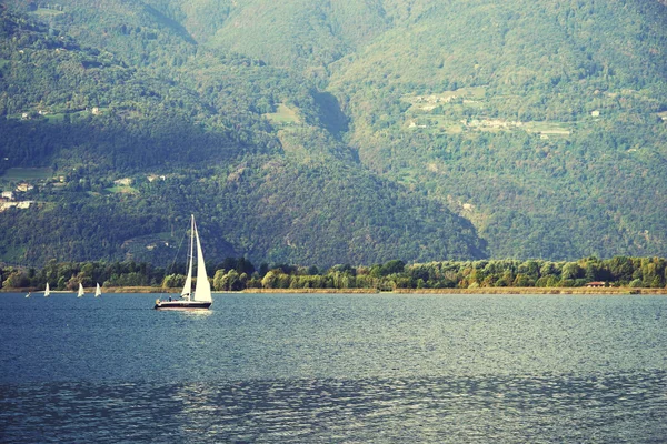 Yachting Sul Lago Iseo Italia Europa — Foto Stock